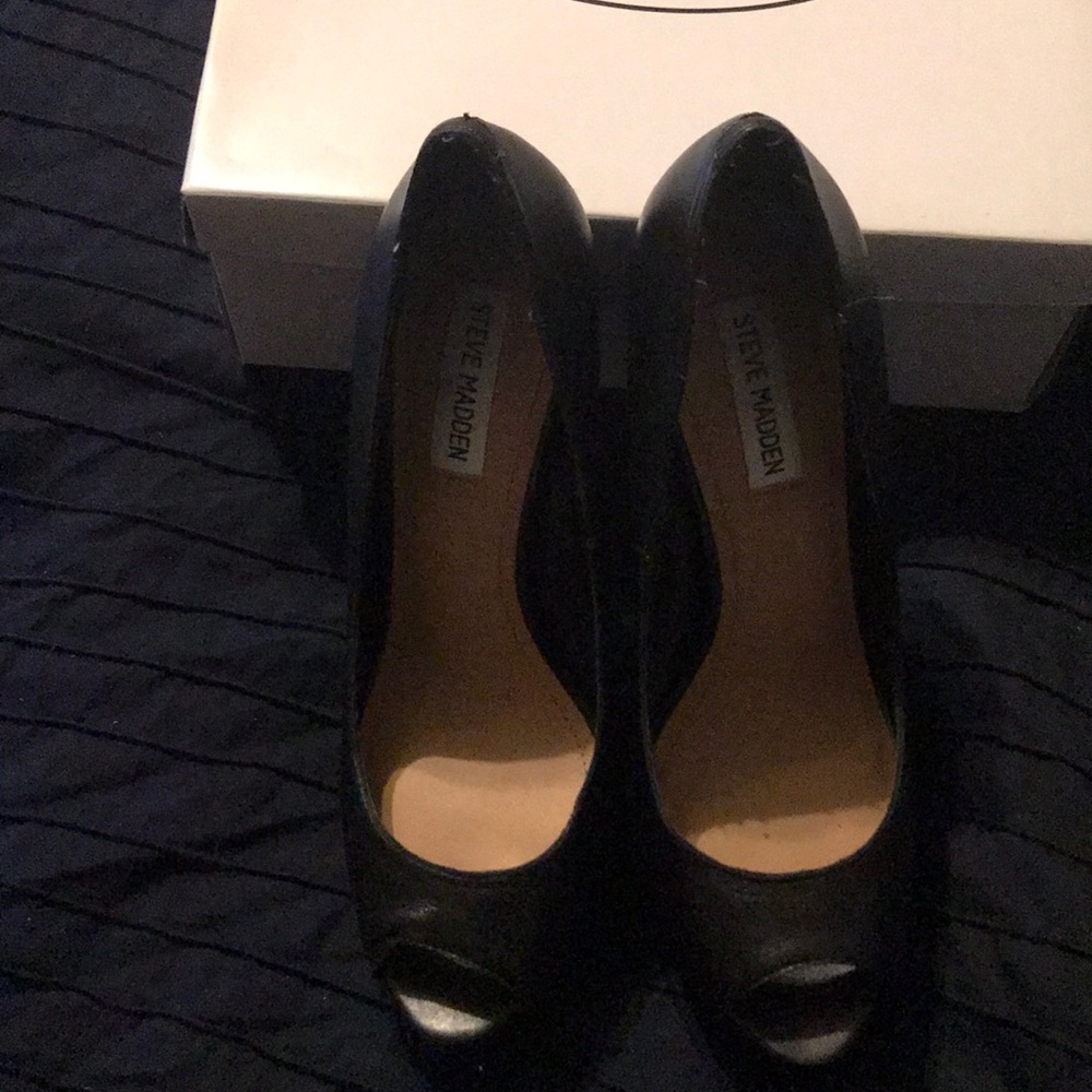Steve Madden alliance black leather heels